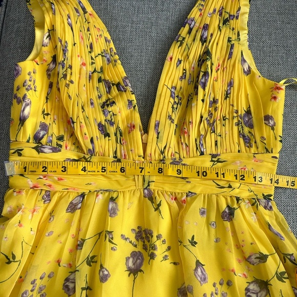 Mac Duggal Long Sleeveless Formal Floral Chiffon Maxi Yellow Dress Size 4 - Picture 12 of 16